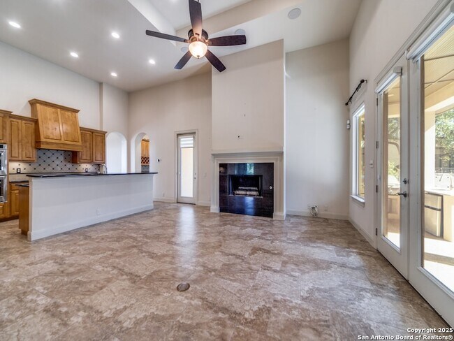 Building Photo - 16 Liser Glen