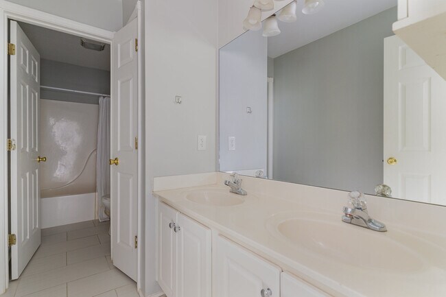 Building Photo - 3400 McGee Cove