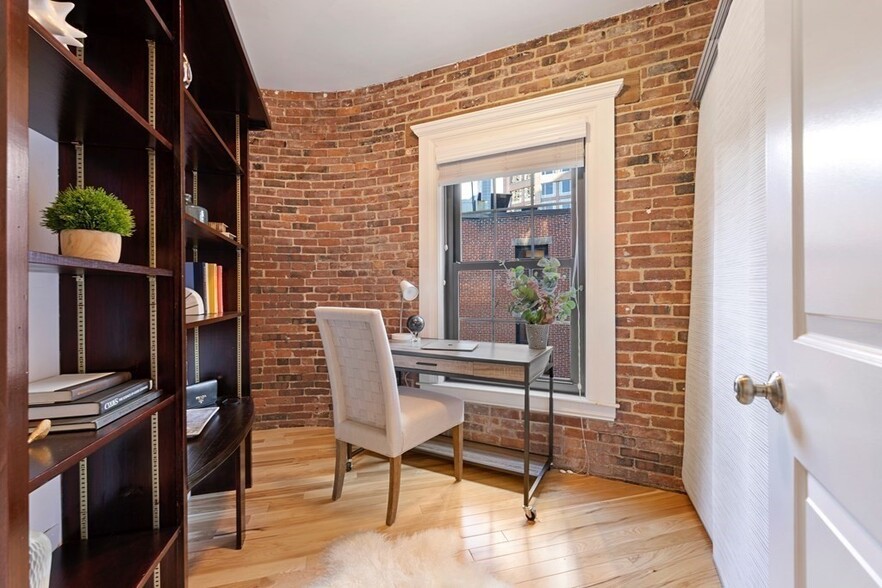 Building Photo - 112 Broad St