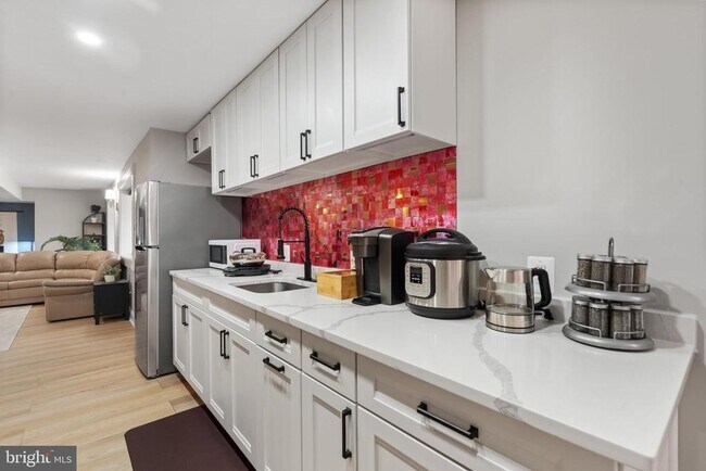 Building Photo - 1329 Colvin Forest Dr