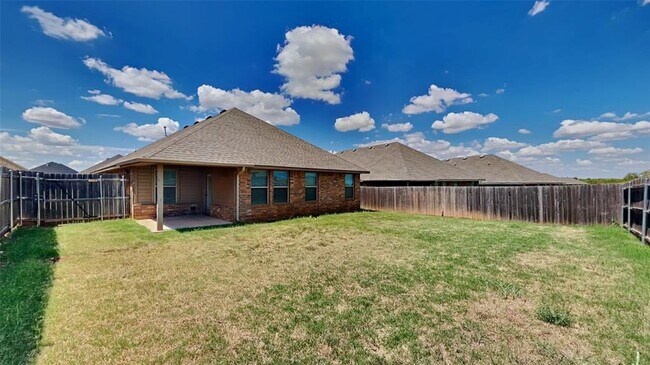 Building Photo - 14000 Northwood Village Dr