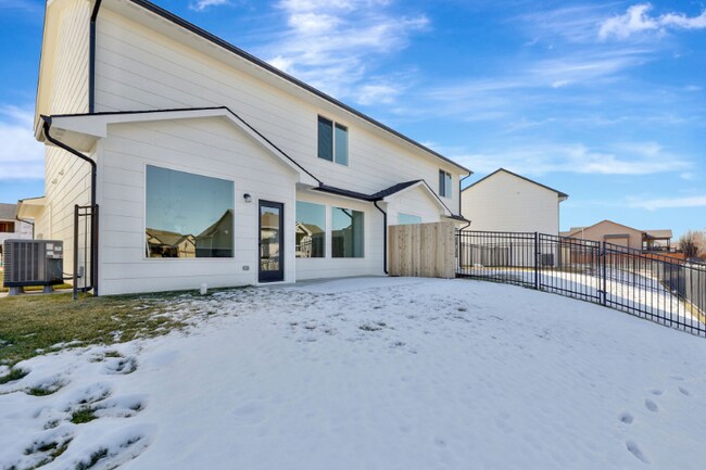 Building Photo - 2263 N 159th Ct E
