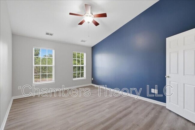 Building Photo - 42211 Marcy Way
