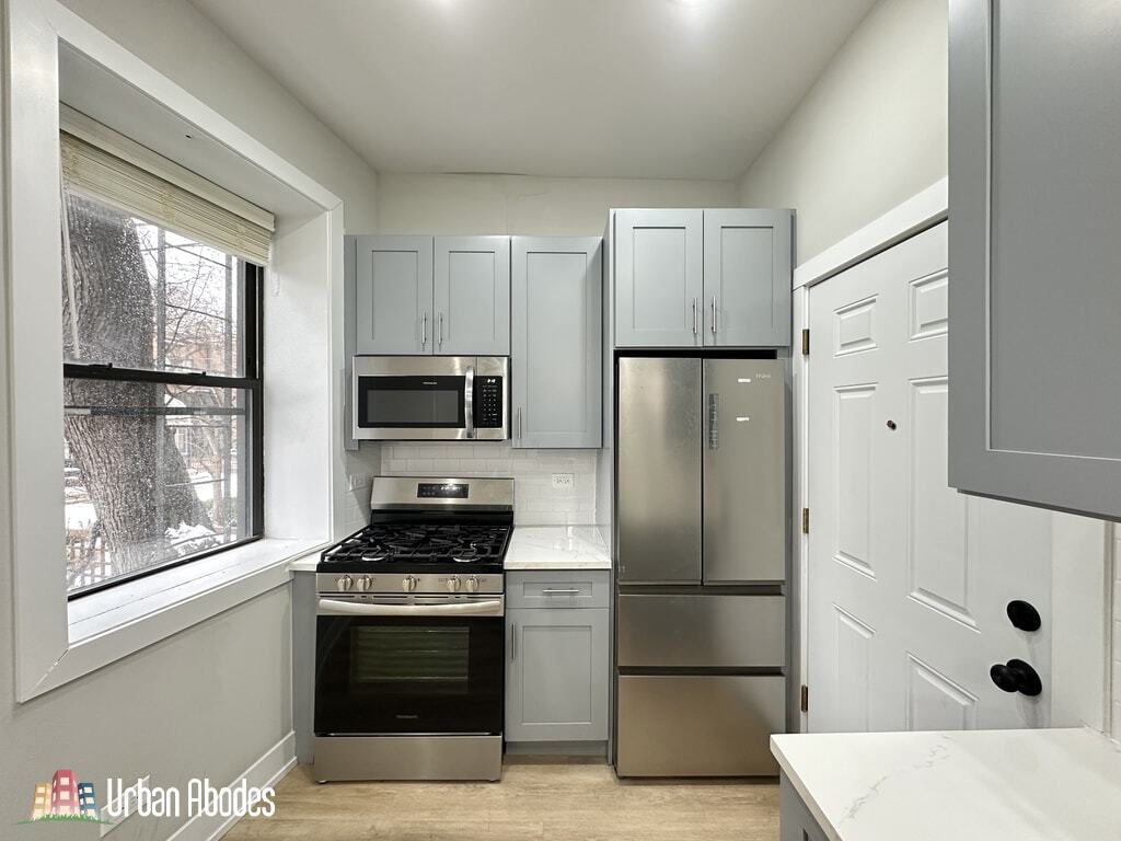 Building Photo - 445 W Belden Ave