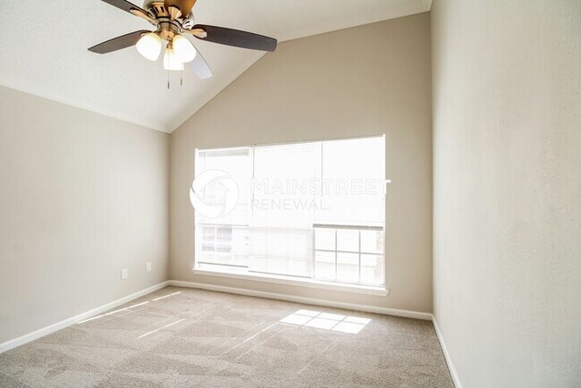 Building Photo - 4 Bedroom Pet-Friendly Home in Missouri City, TX with Main Street Renewal