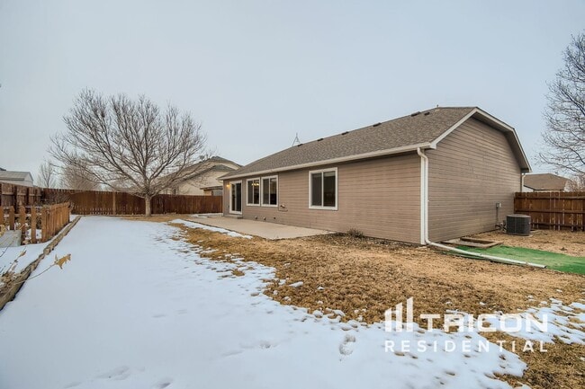 Building Photo - 305 Disc Ln