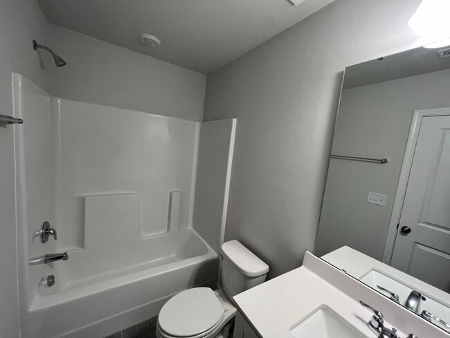 Building Photo - 714 Cormiche Ln