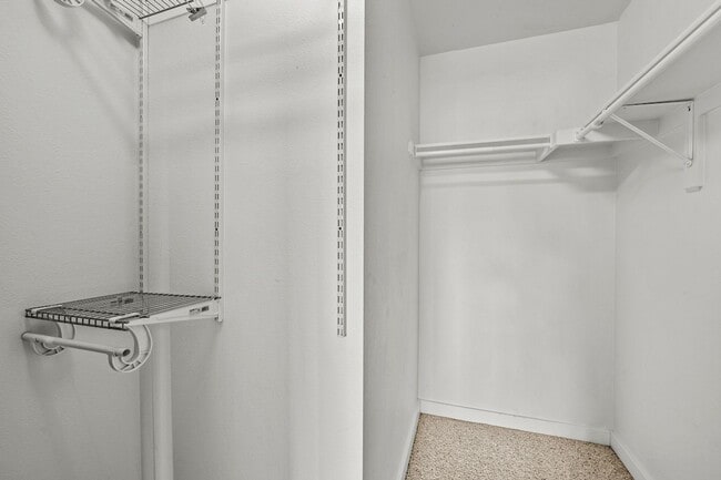 Building Photo - Downtown 1 Bedroom 1 Bath! Coming Soon!