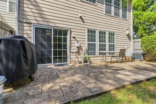 Building Photo - 105 Finchley Dr