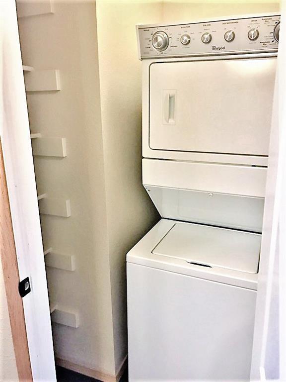 Building Photo - 213 S Rolling Woods Way