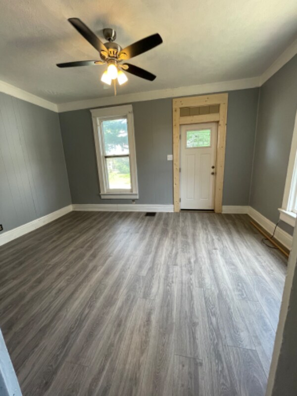 Building Photo - 305 Locust St