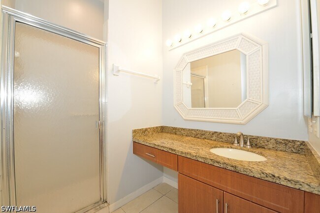 Building Photo - 1042 Mainsail Dr