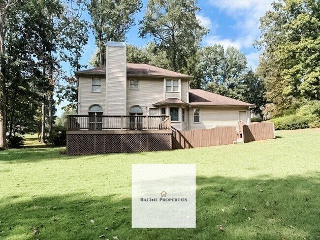 Building Photo - Stunning Lakefront Retreat in Inman, SC