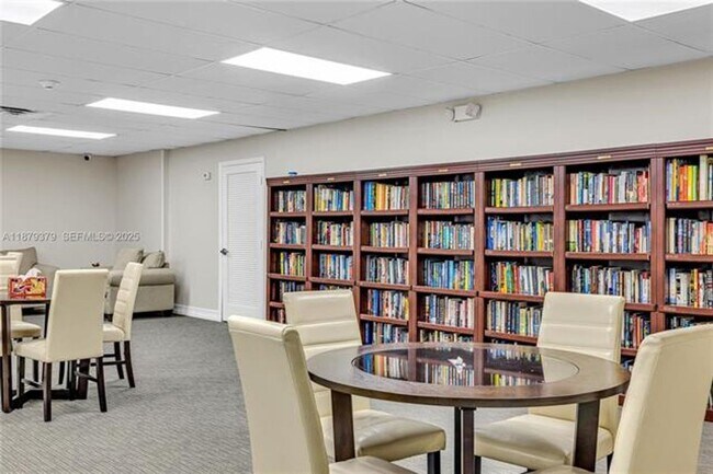 Building Photo - 5005 Collins Ave