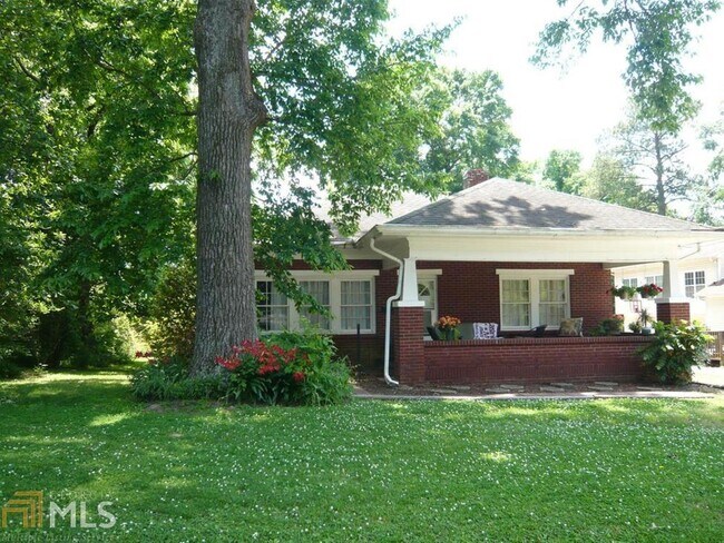 Primary Photo - 208 Peachtree St