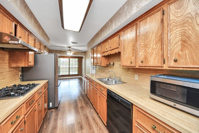 Building Photo - 8407 Kirchner Rd