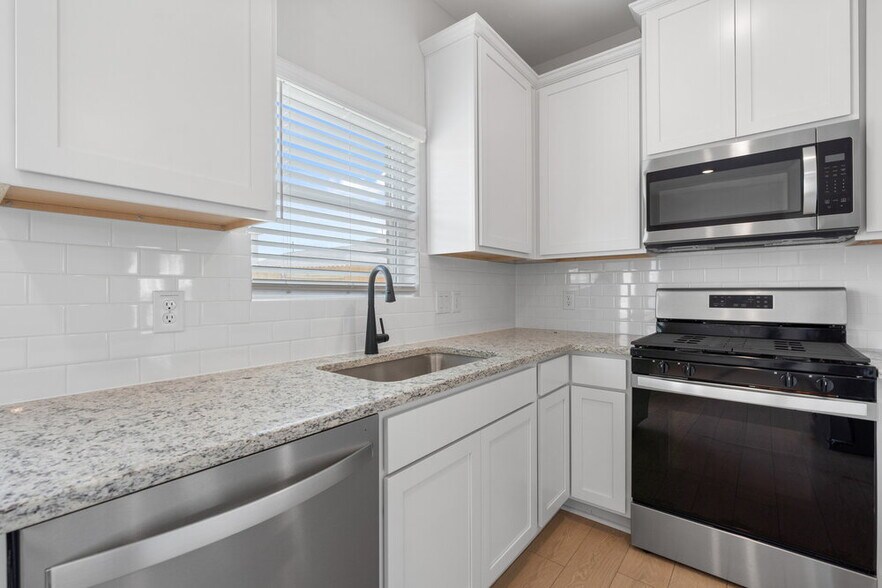 Building Photo - 1116 Windermere Wy