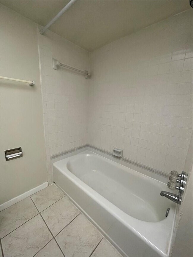 Building Photo - 9233 SW 8th St