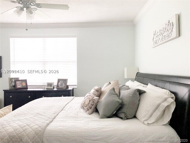 Building Photo - 1372 Veracruz Ln