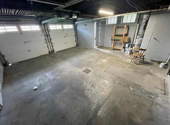 Building Photo - 2007 Kenilworth Pl