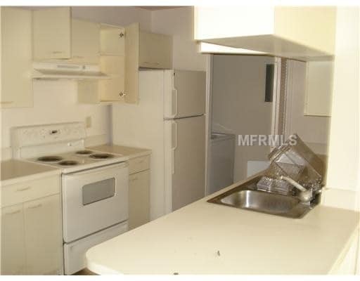 Building Photo - 2550 N Alafaya Trail