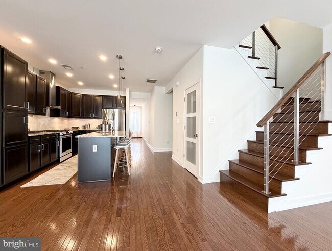 Building Photo - 308 Roarks Trail