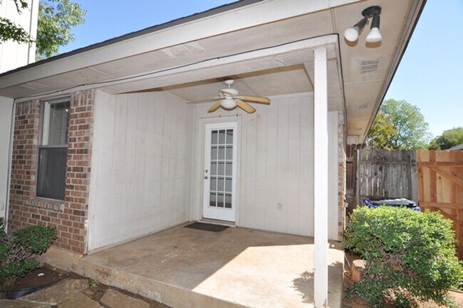 Building Photo - COMING SOON/VIEW NOW - Beautiful Euless Home in GCISD – Updated & Move-In Ready!