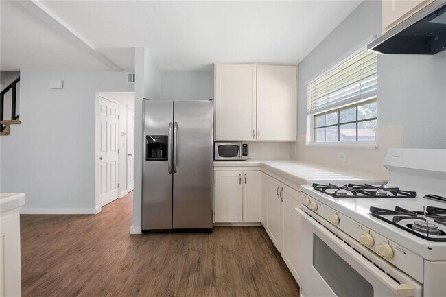 Building Photo - 5504 Coventry Ln
