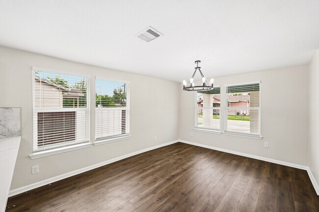 Building Photo - 7946 Fowlie St
