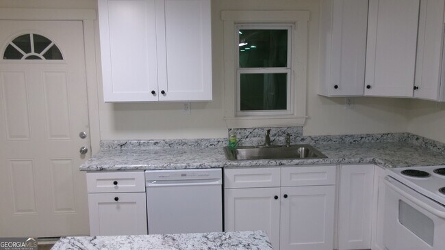 Building Photo - 17827 Hwy 129