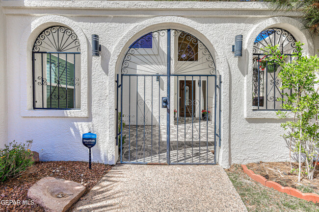 Building Photo - 6205 Brisa Del Mar Dr