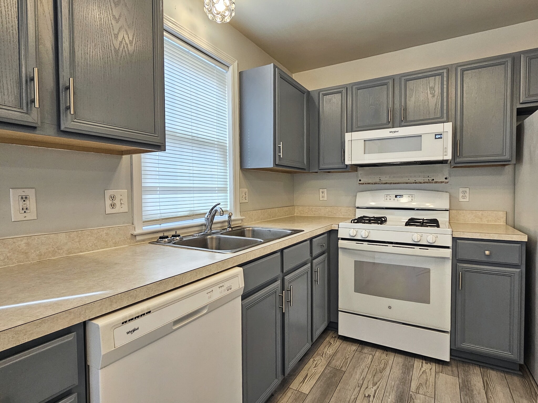 Building Photo - 160 Riders Way