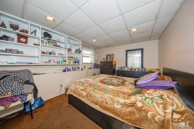 Building Photo - 413 Clearmeadow Dr