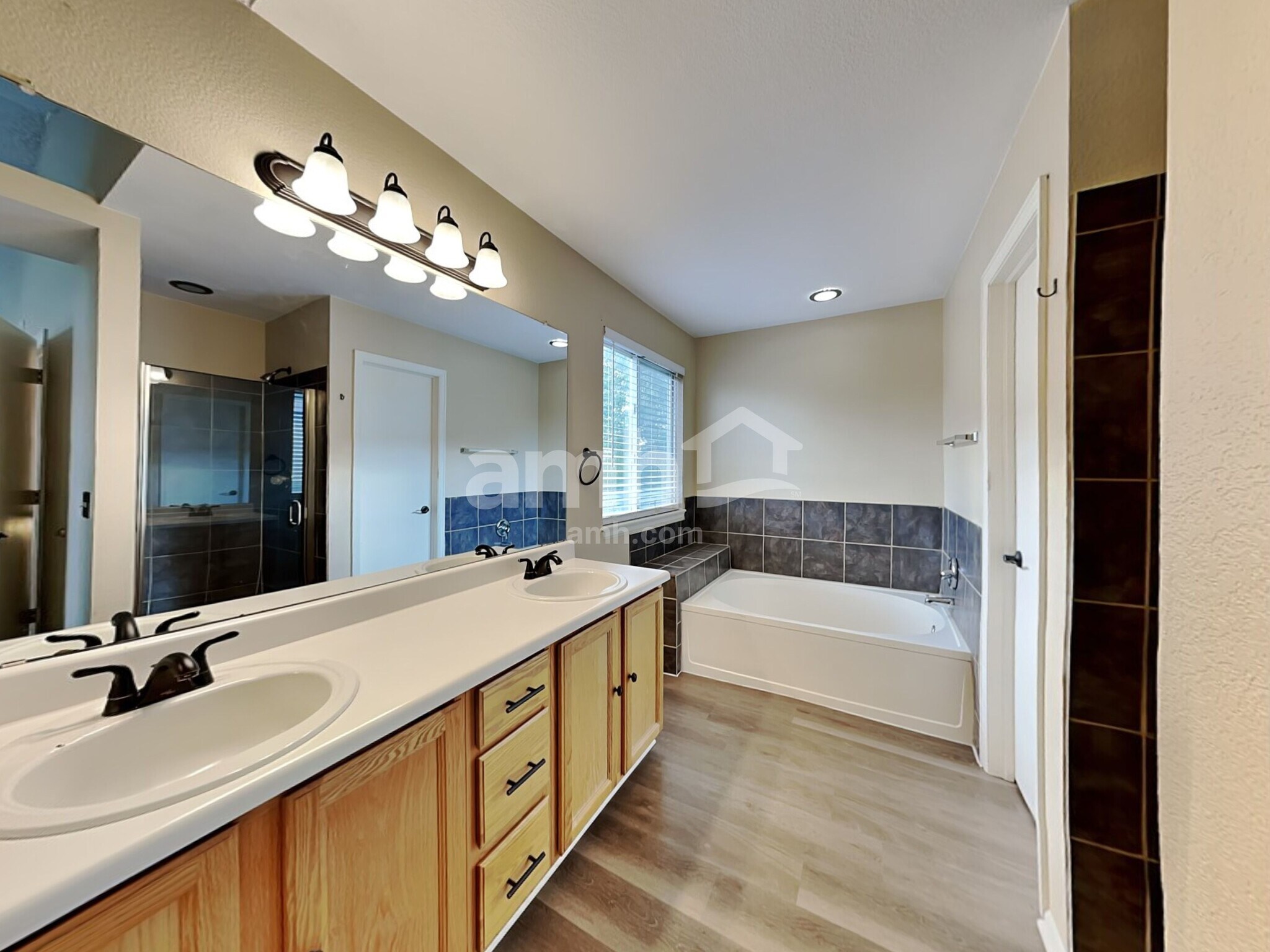 Building Photo - 17051 Numa Pl