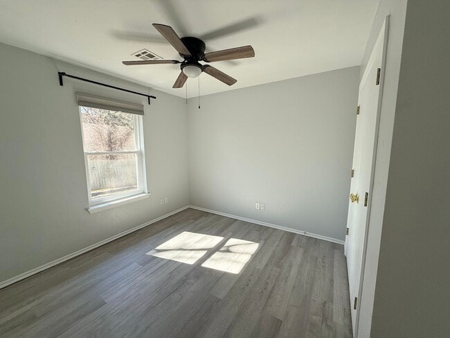 Building Photo - 4 Bedroom - 2 bath duplex located near campus and State Highway 9