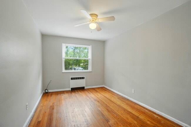 Building Photo - 3919 E Gatewood Ln