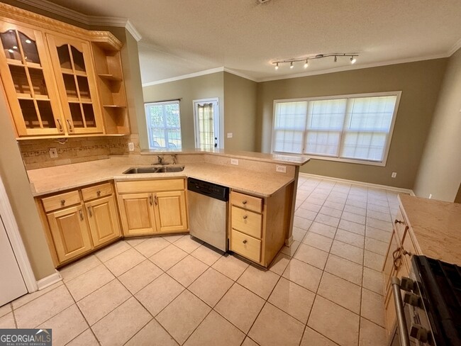 Building Photo - 431 Whitewater Tr