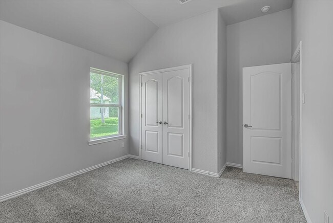 Building Photo - 285 Rd 66121