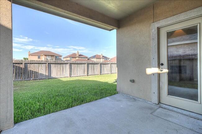 Building Photo - 5810 Aava Dr