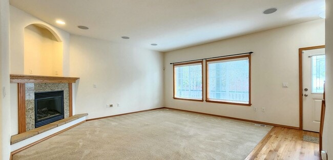 Building Photo - 3 Bedroom Home in Everett