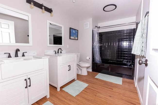 Building Photo - 9728 Marilla Dr