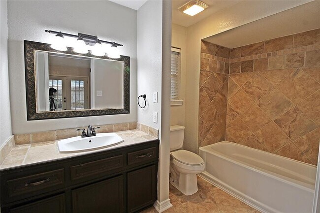 Building Photo - 2074 Shadow Rock Dr