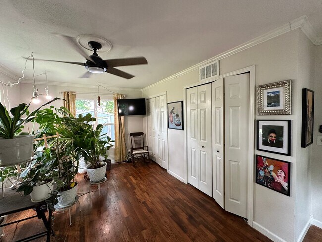 Building Photo - For Rent: Spacious 3 Bed + Office Home wit...
