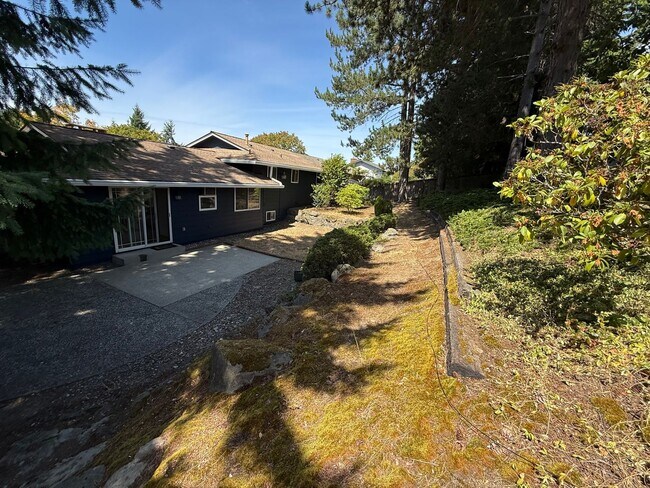 Building Photo - 1852 138th Pl SE