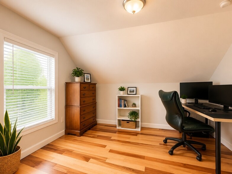Building Photo - 35 Sumac St