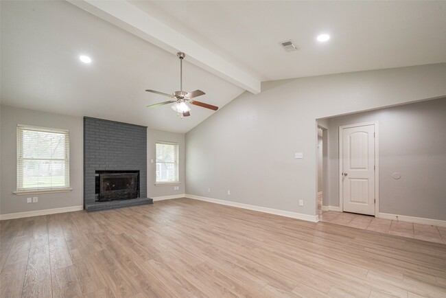 Building Photo - 10190 Dogwood Lp