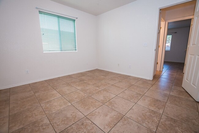 Building Photo - Beautiful Patio Home! 3 Bedrooms, 2 Bath, Split Floor Plan, Central A/C with 2 Car Garage