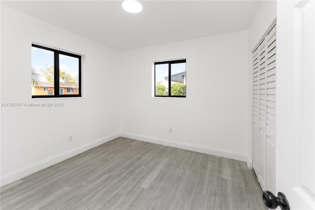 Building Photo - 11532 SW 136th Terrace