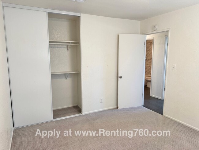 Building Photo - Updated Home Near Military base