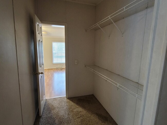 Building Photo - 410 Birch Dr